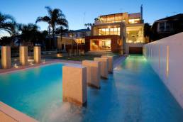 MALY HOUSE<br/>Gunnamatta Bay - Geoform Design Architects